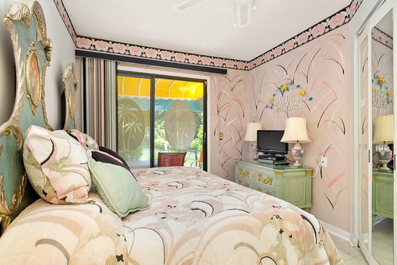 Pams Mermaid House With Riverfront Yard And Lanai! Daire Weeki Wachee Dış mekan fotoğraf